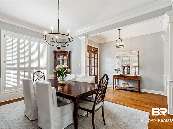 5th image of 804 Country Club Ct