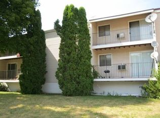 4872 Creekview Rd APT 2, Rockford, IL 61108