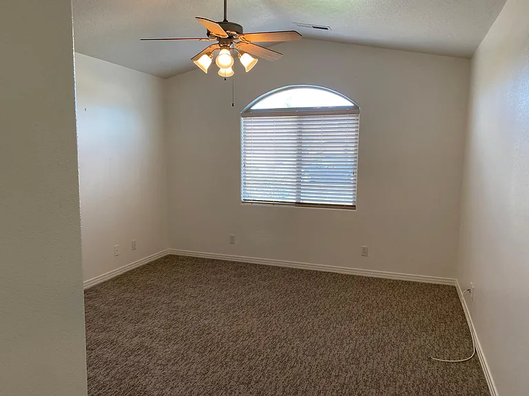 2167 W 1050 N — Photo 13