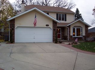 210 Grand Blvd, Elgin, IL 60120