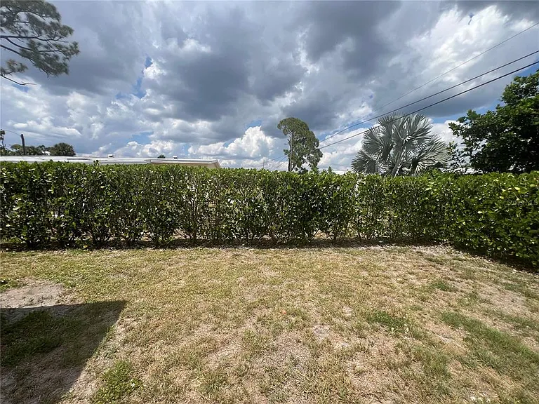2472 Picnic St — Photo 34