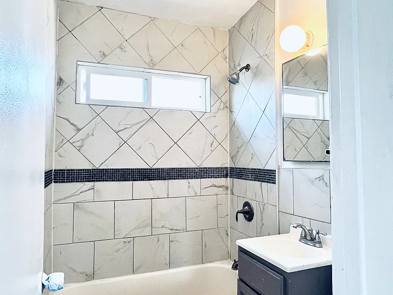 1165 E 59th Pl — Photo 18