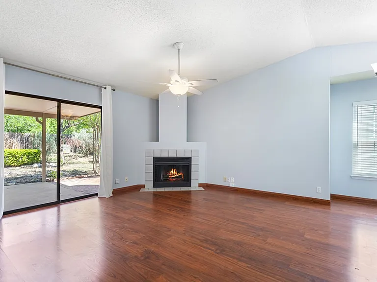 9929 Village Briar — Photo 6