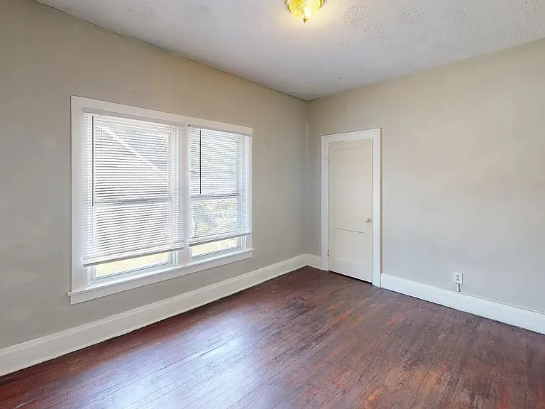 1297 N 5th St #1 — Photo 3