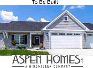 7098 Black Oak Dr, Bettendorf, IA 52722