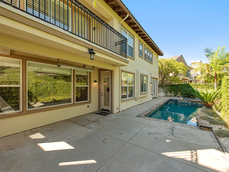 6 Westchester Ct — Photo 41