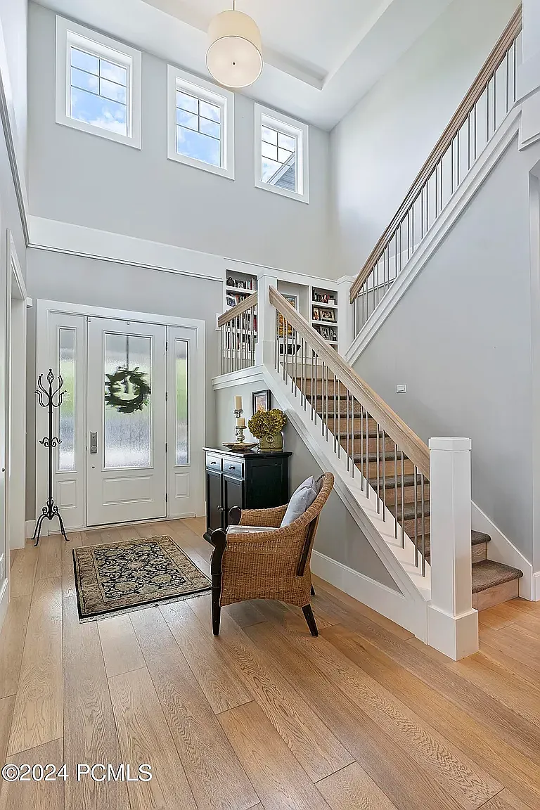4 bed, 4008 sqft, $5,500 — Photo 2