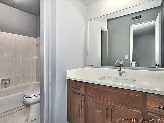 6840 S Toledo Ave #340 — Photo 3