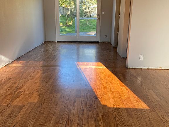 3rd image of 3734 136th Ave SE