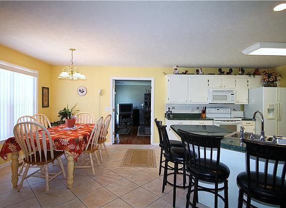 5th image of 3211 Vestry Ave