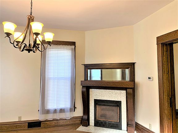 5th image of 403 5th St