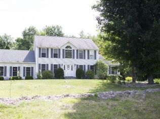 16 Debbi Ln, Epping, NH 03042