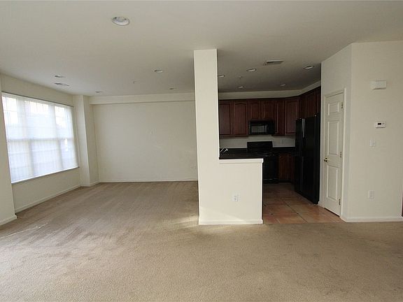 3rd image of 95 Abbie Ct