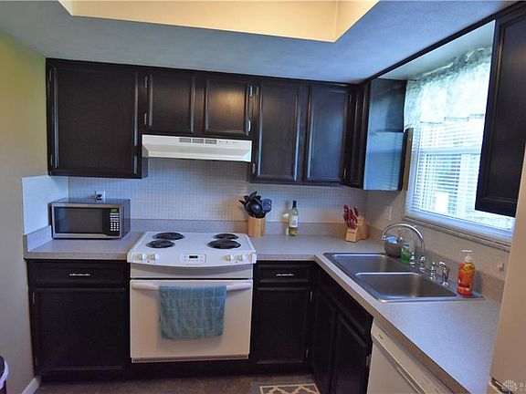 5th image of 1123 Cambridge Ct