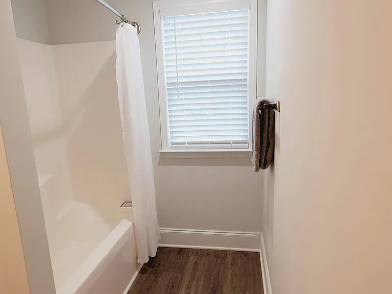 1512 Parkwood Ave — Photo 14