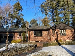 44 Edward Ave, Lynnfield, MA 01940