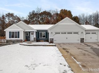 11781 Ridge Water Dr NE, Sparta, MI 49345