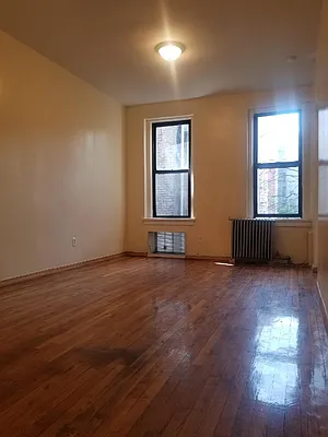 Rented by Matthew Gros-Werter, LREB  | media 1