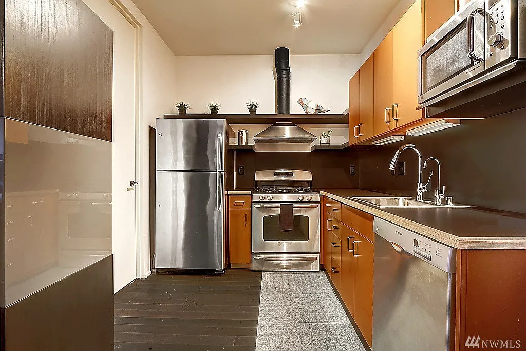 1 bed, 633 sqft, $2,400 — Photo 3