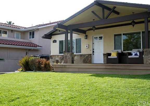 Covered deck porch - great for morning coffee in the sun