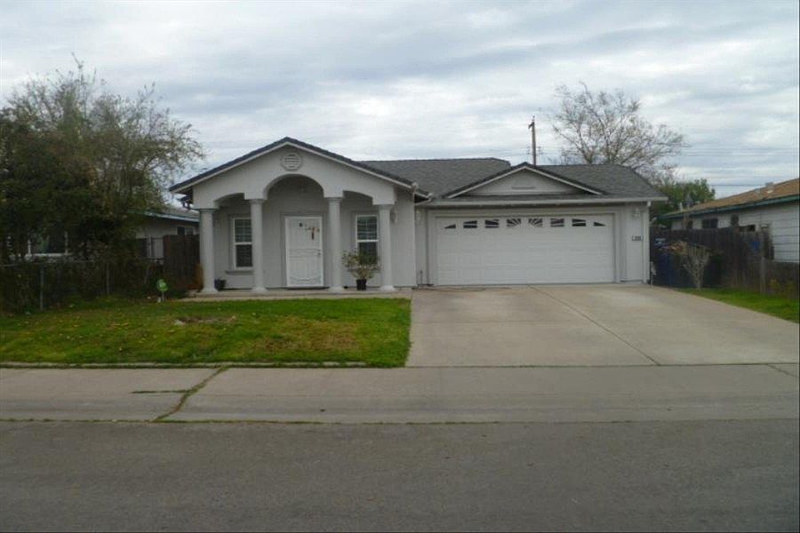 1st image of 3908 Clay St