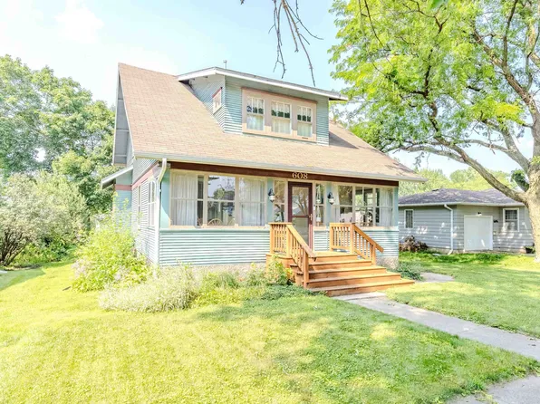 608 20th St, Spirit Lake, IA 51360