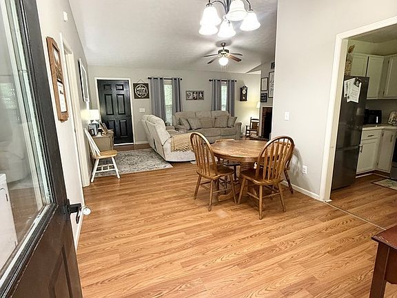 4th image of 62 Melvin Harris Rd