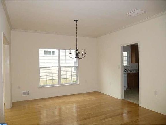 5th image of 317 Blanketflower Ln