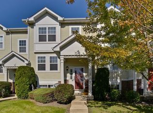 303 Holiday Ln #303, Hainesville, IL 60073