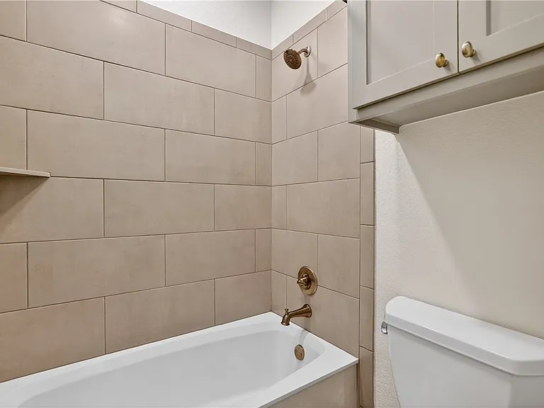 4008 High Creek Ct — Photo 18