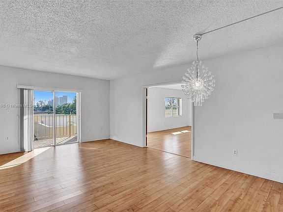 3rd image of 1540 Meridian Ave #4