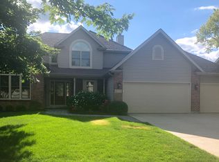 2775 Willow Ridge Dr, Naperville, IL 60564