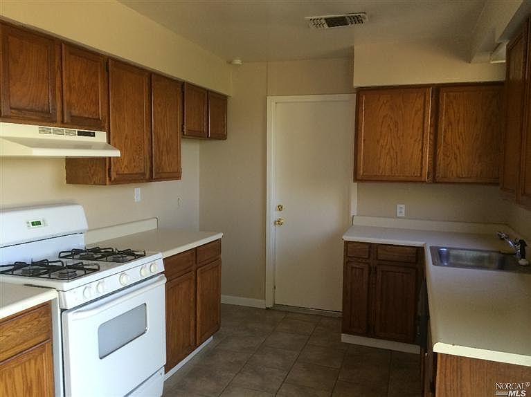 2nd image of 16 E Hillcrest Avenue