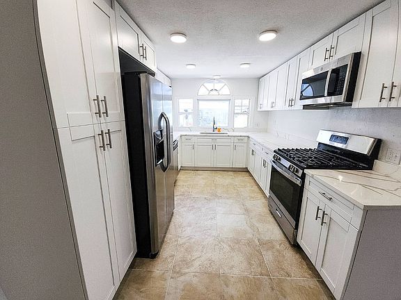 3rd image of 249 Jasper St Lot 143