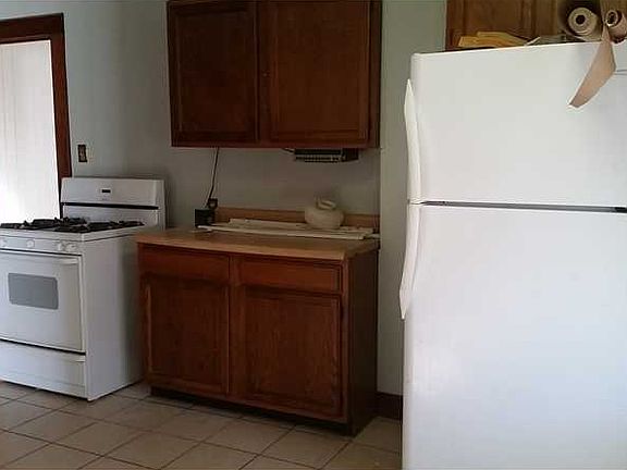 2nd image of 2401 Verbena St