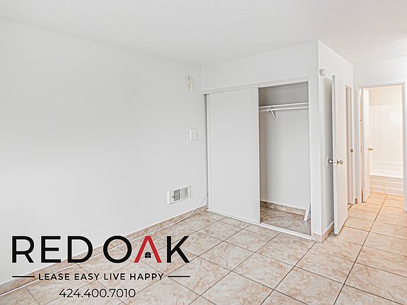 3rd image of 7717 1/2 Ventura Canyon Ave #42