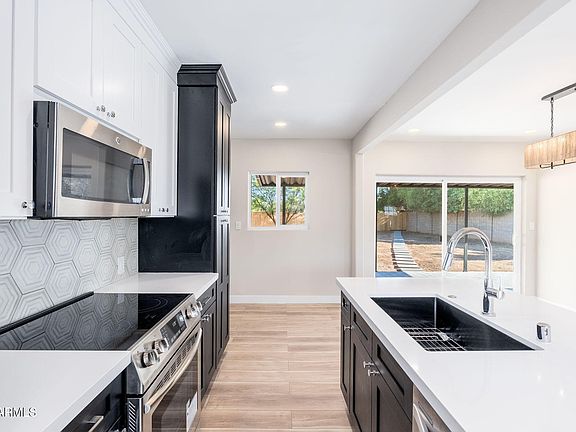 5th image of 515 W HAZELWOOD Street