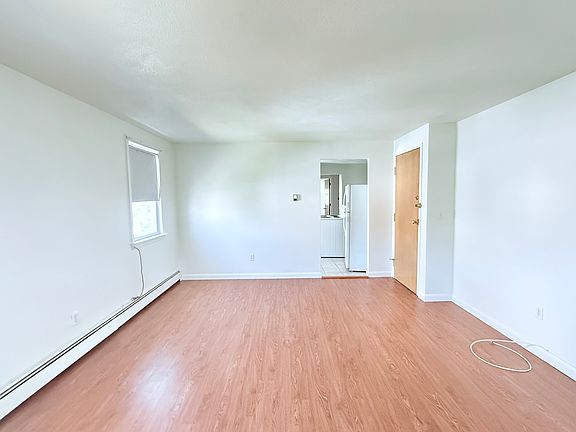 4th image of 32 Newton Ave APT 3