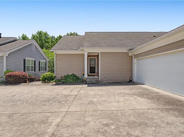 130 Camry Cir, Dallas, GA 30157