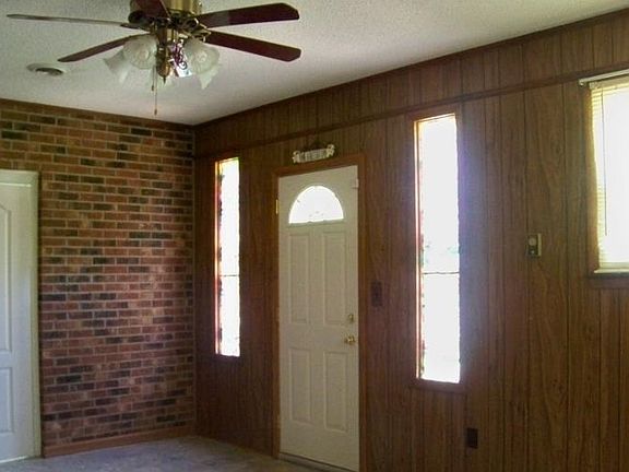 5th image of 264 Hazelwood Dr