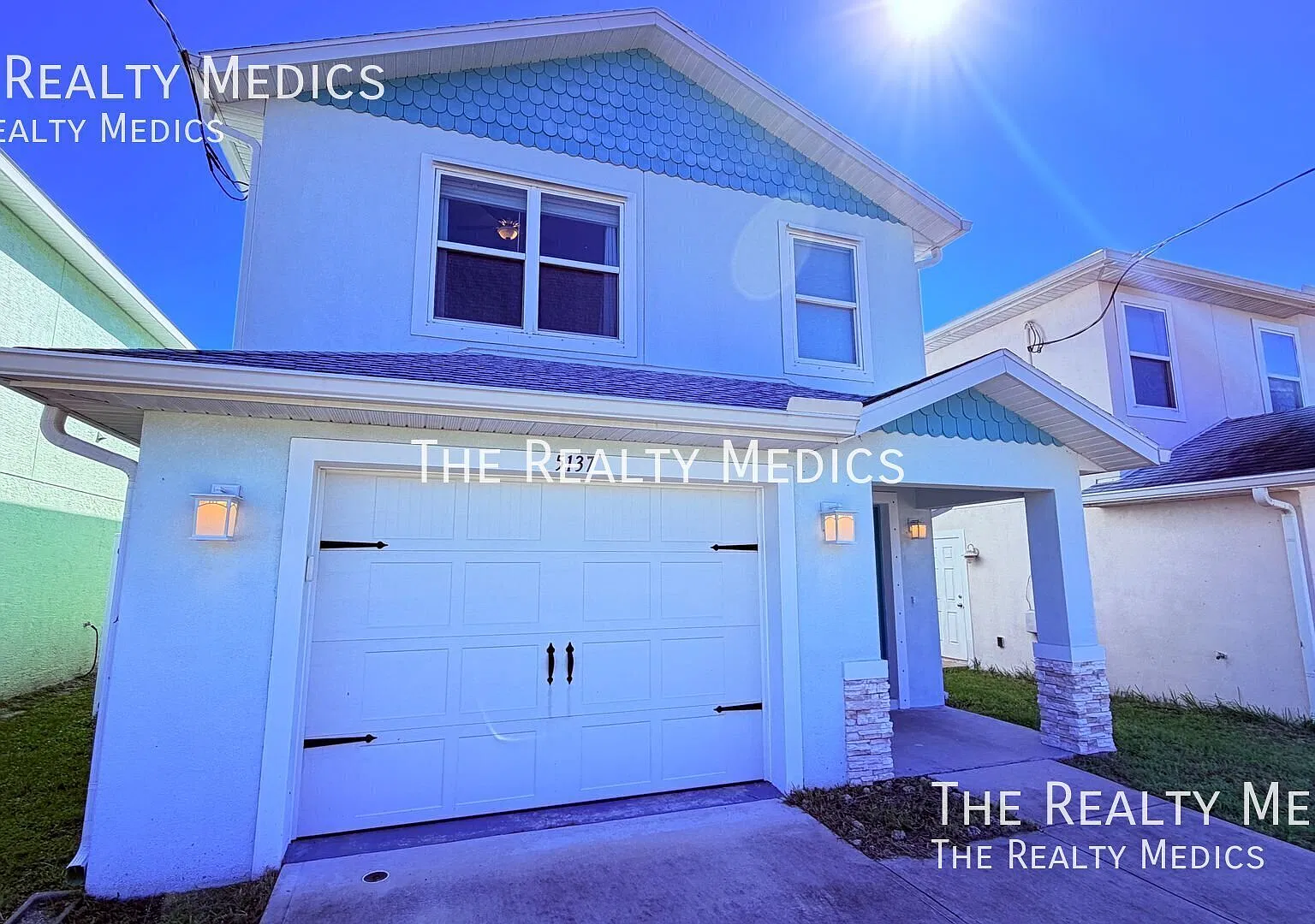 Charming 3-bedroom, 2.5-bathroom pet friendly home!! — Photo 3