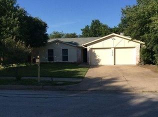1016 Georgian Rd E, Fort Worth, TX 76179