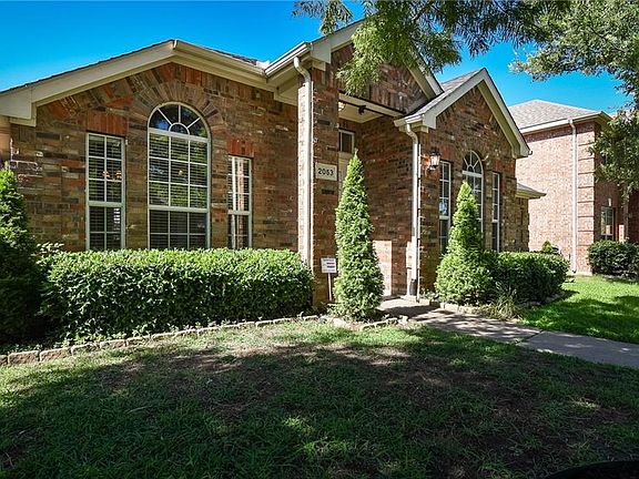 3rd image of 2053 Camelot Dr