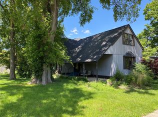 1615 Jackson Ave, Charleston, IL 61920