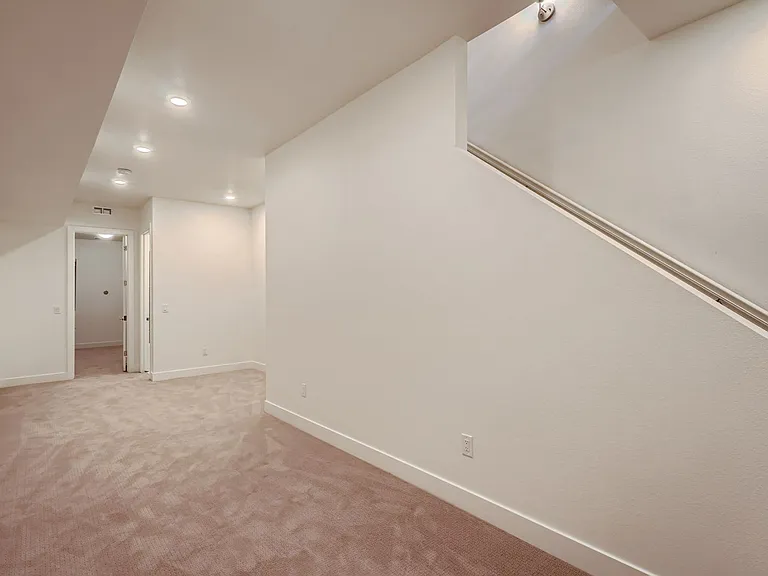 Brand New 3b/3.5bth Townhomes in the Heart of Park Hill. — Photo 22