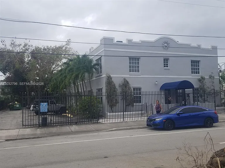 577 NE 62nd St #2 — Photo 8