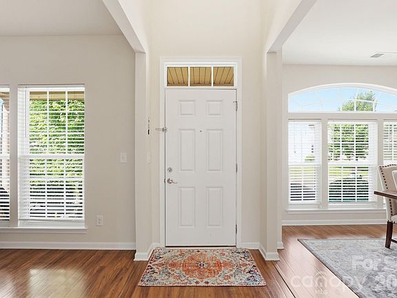 4th image of 2075 Clover Hill Rd