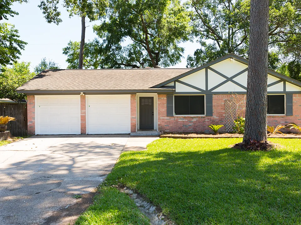 25818 Leafywood Dr