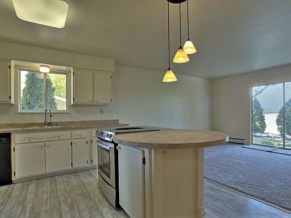 4th image of 559 Bentwood St