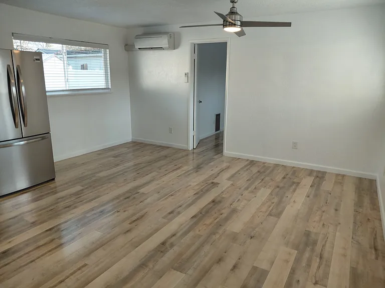 411 SW Westholm Ave — Photo 10